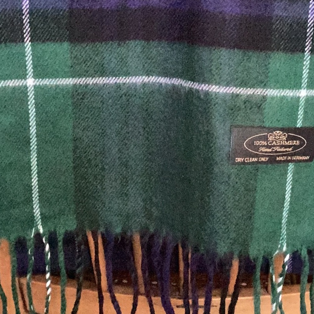 100% CASHMERE LOGO SCARF/WRAP FROM GERMANY - Picture 6 of 6